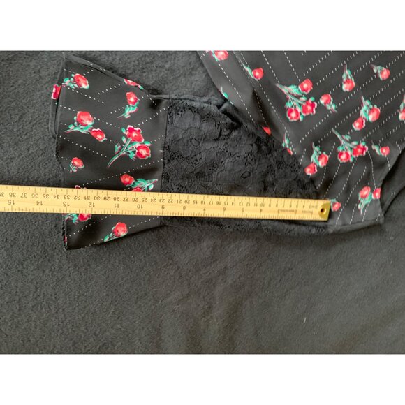 Van Heusen Womens Black Floral Bell Sleeve Top Size Large - Picture 7 of 11